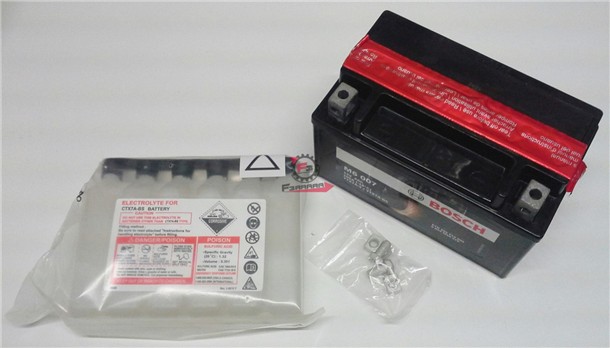 BATTERIA YTX7A-BS CON ACIDO BOSCH