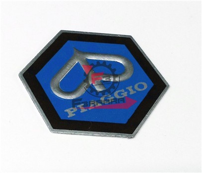 SCUDETTO ESAGONO GRANDE PIAGGIO 31MM