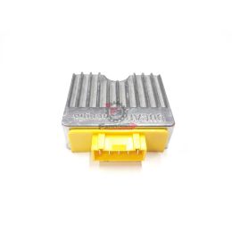 655.9693825 REGOLATORE DI TENSIONE VESPA ET4 50